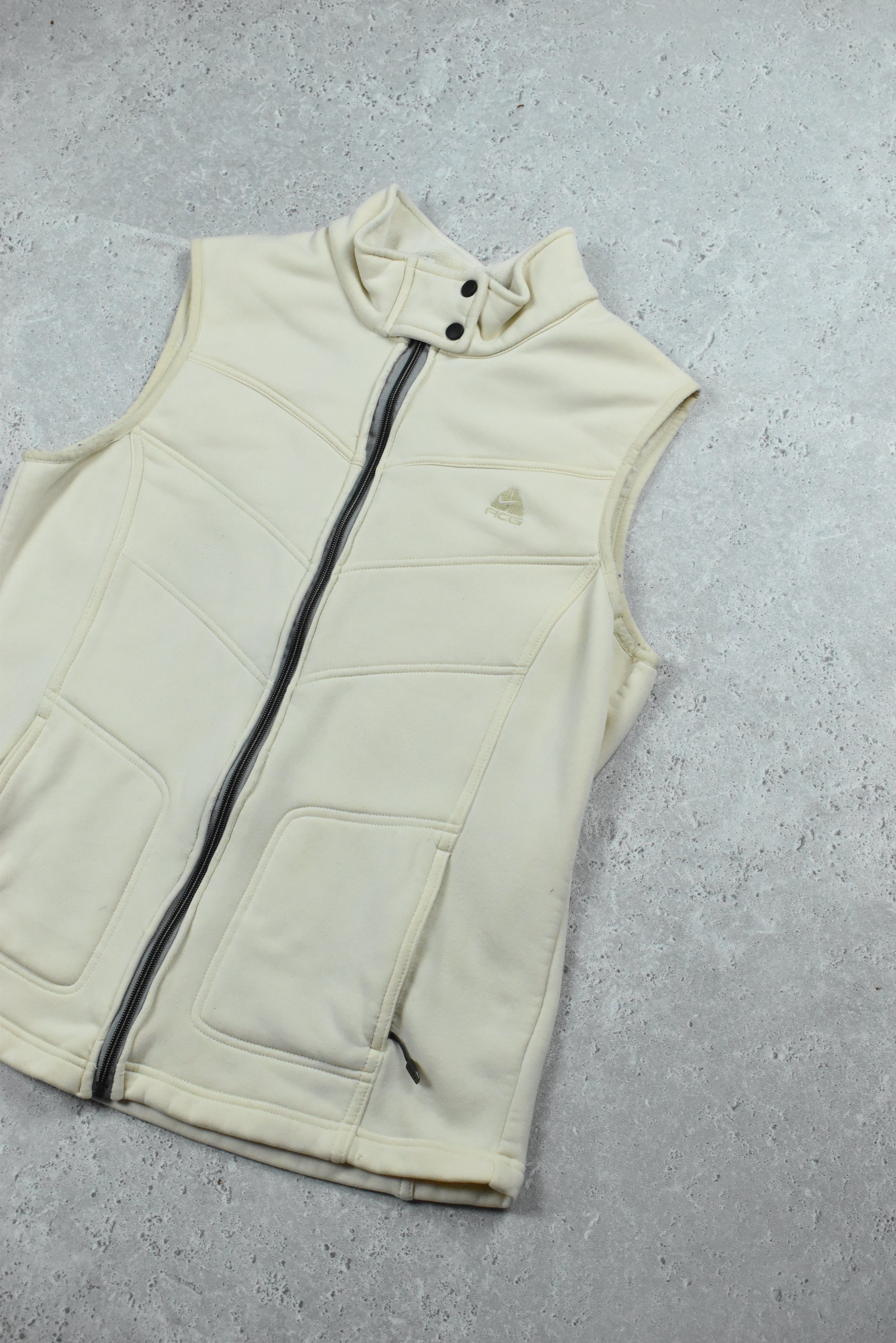 Vintage Nike ACG Embroidery Vest Medium