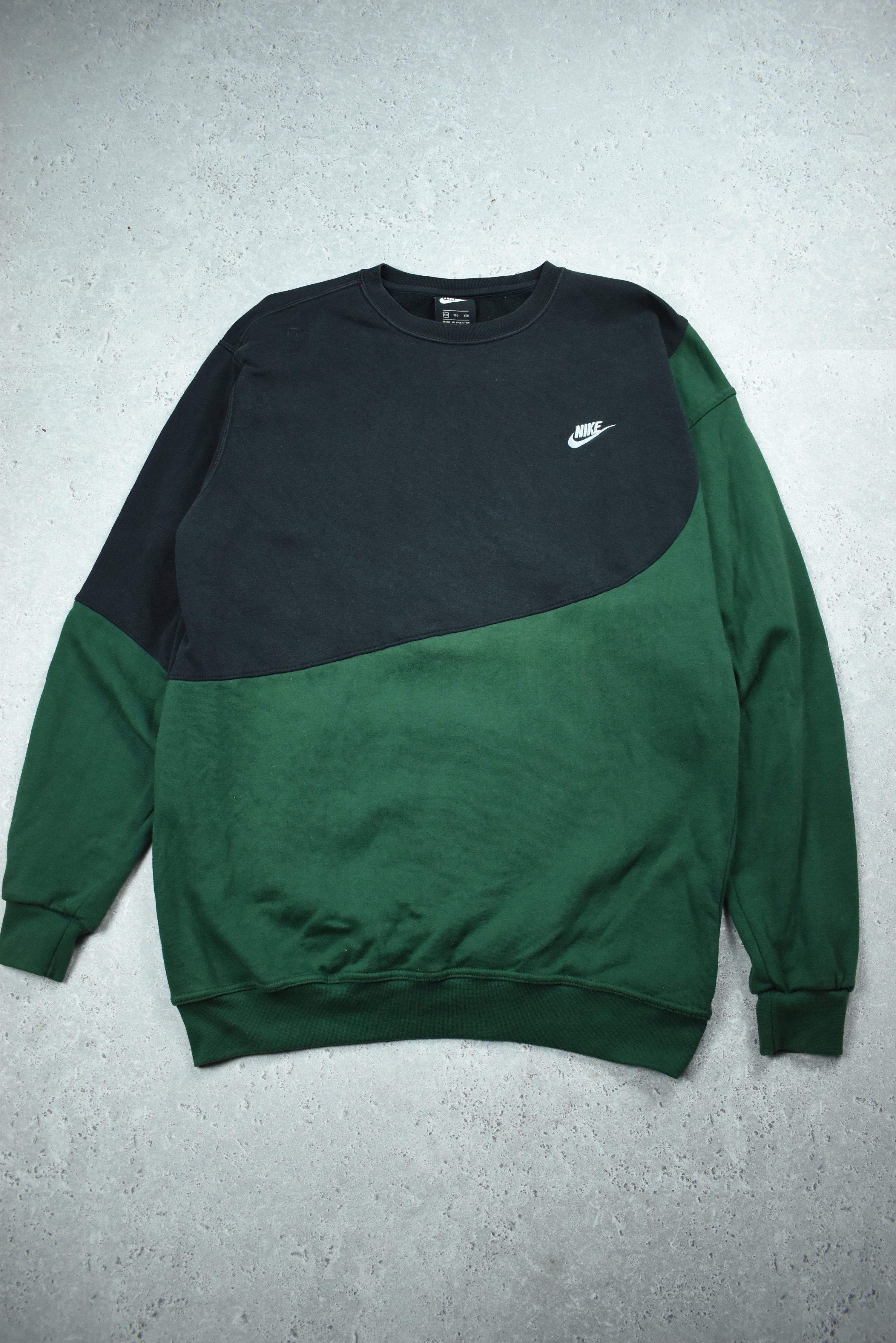 Vintage Nike Embroidery Small Logo Rework Sweatshirt XL/XXL