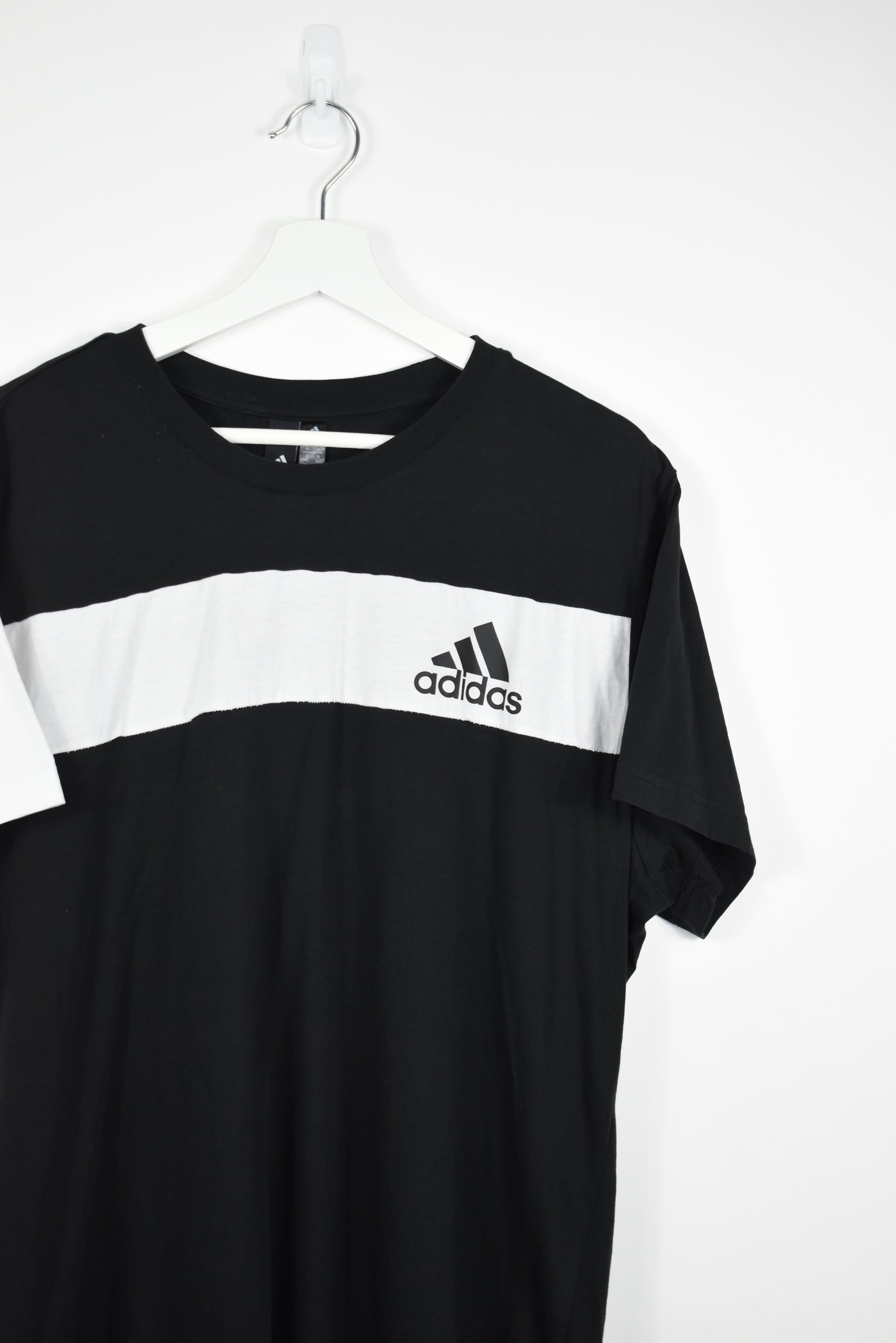 Vintage Adidas Tee XL - REVIVED Vintage est. 2020