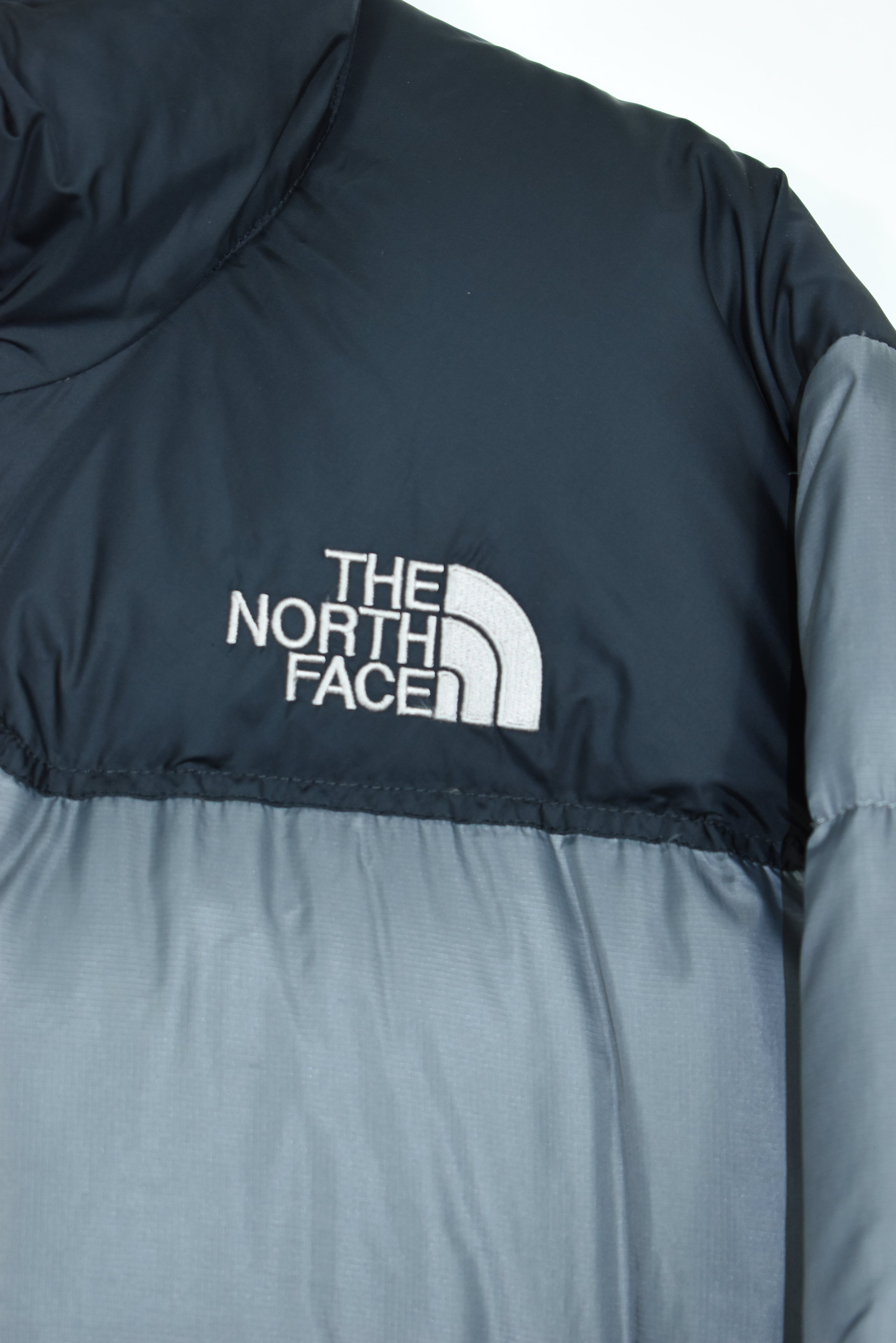 VINTAGE NORTH FACE NUPTSE 700 GREY LARGE