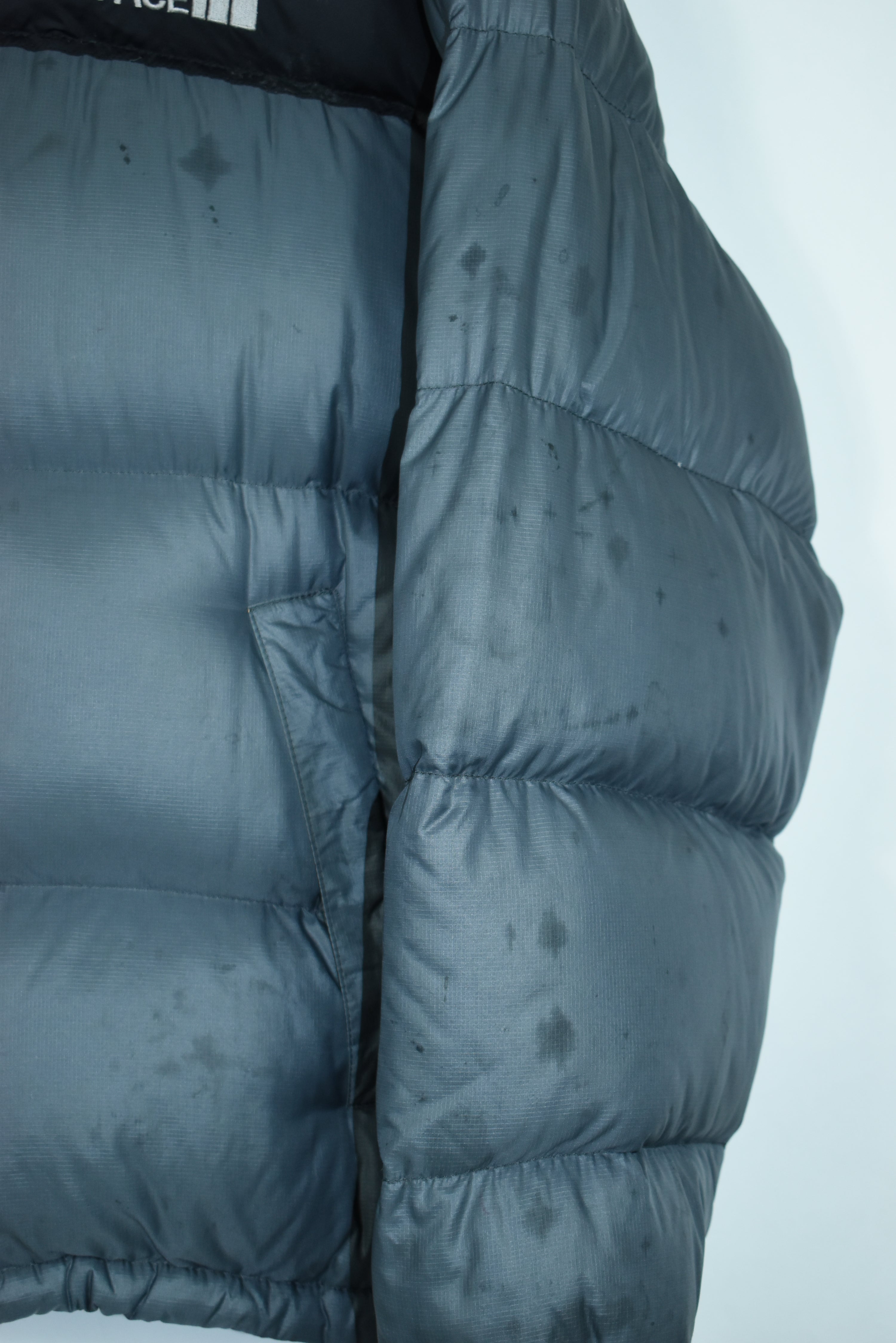 VINTAGE NORTH FACE NUPTSE 700 GREY LARGE