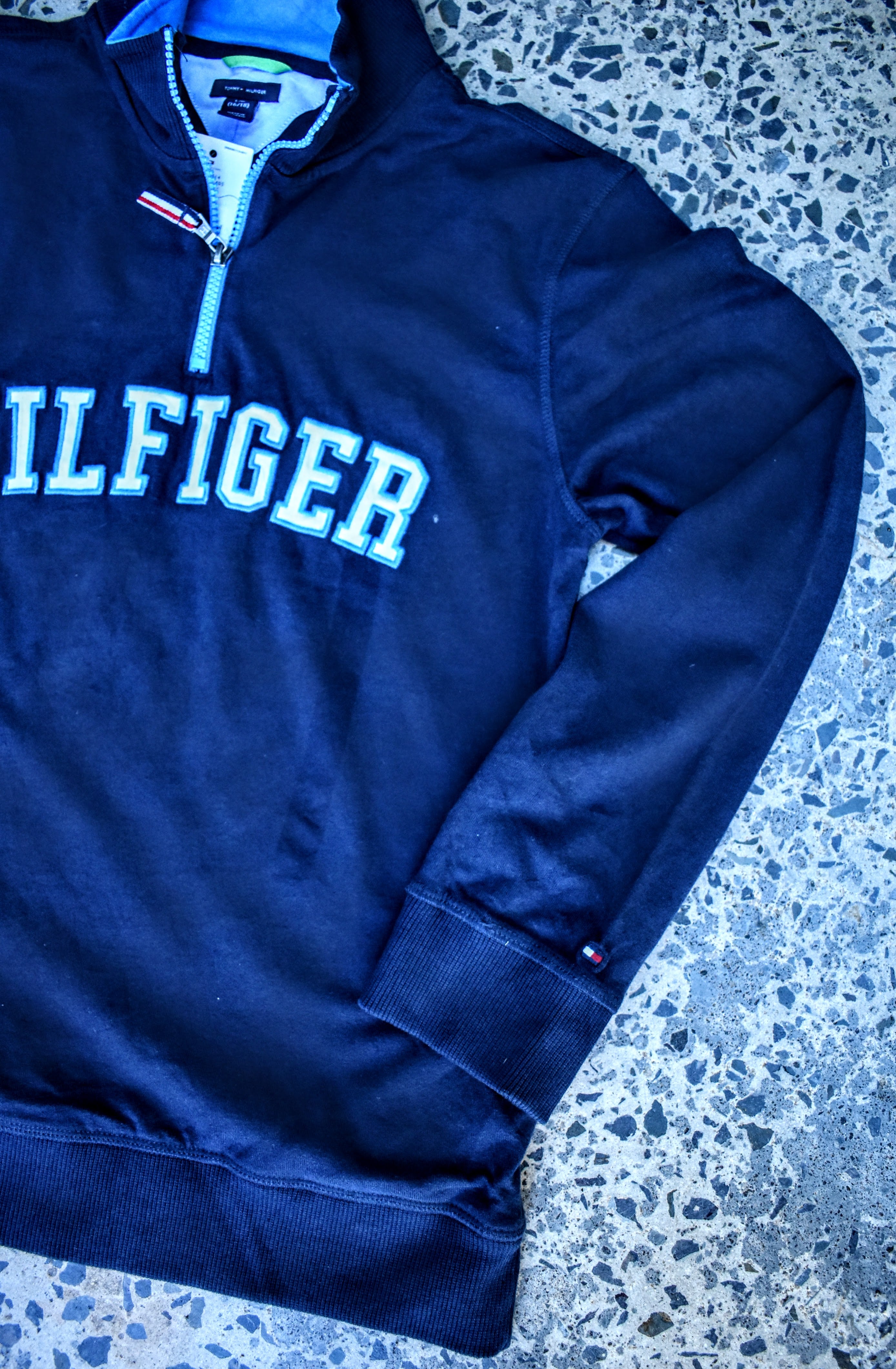 Vintage Tommy Hilfiger Embroidered 1/4 Zip Sweatshirt Small