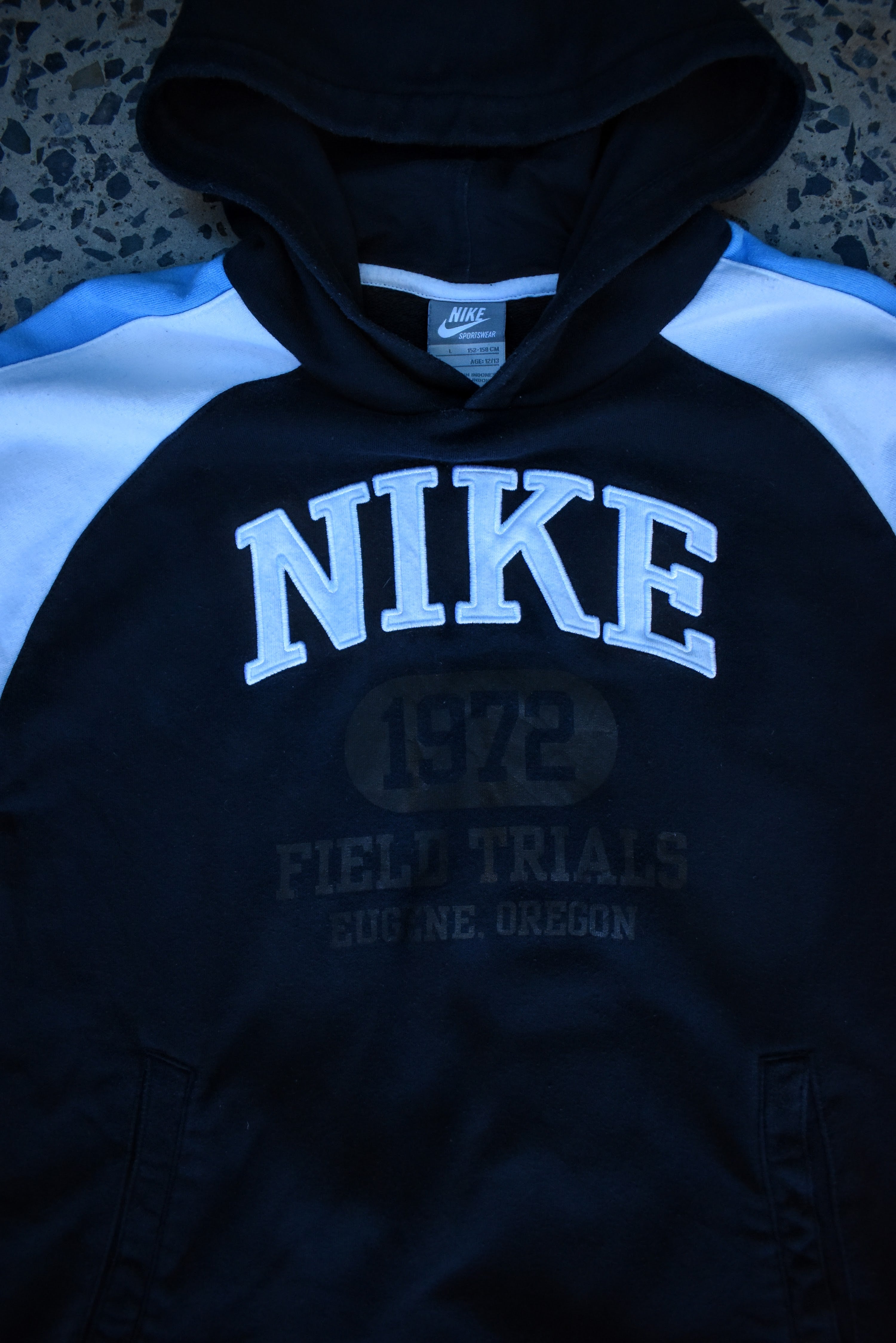 Vintage Nike Embroidered "Field Trails" Hoodie Small