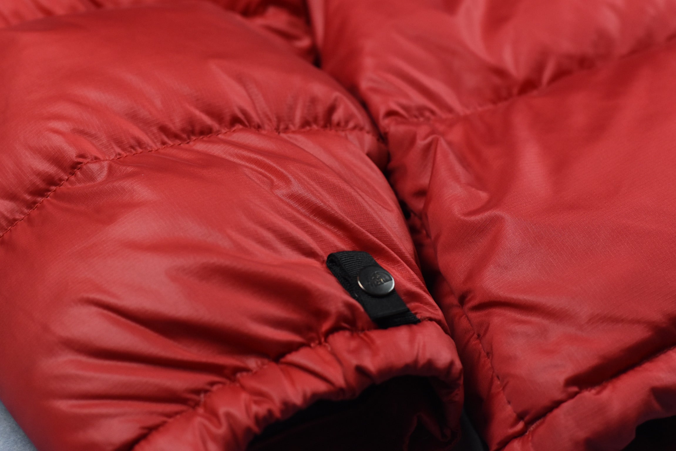 Vintage The North Face 700 Nuptse Puffer Jacket Red - Small Men's
