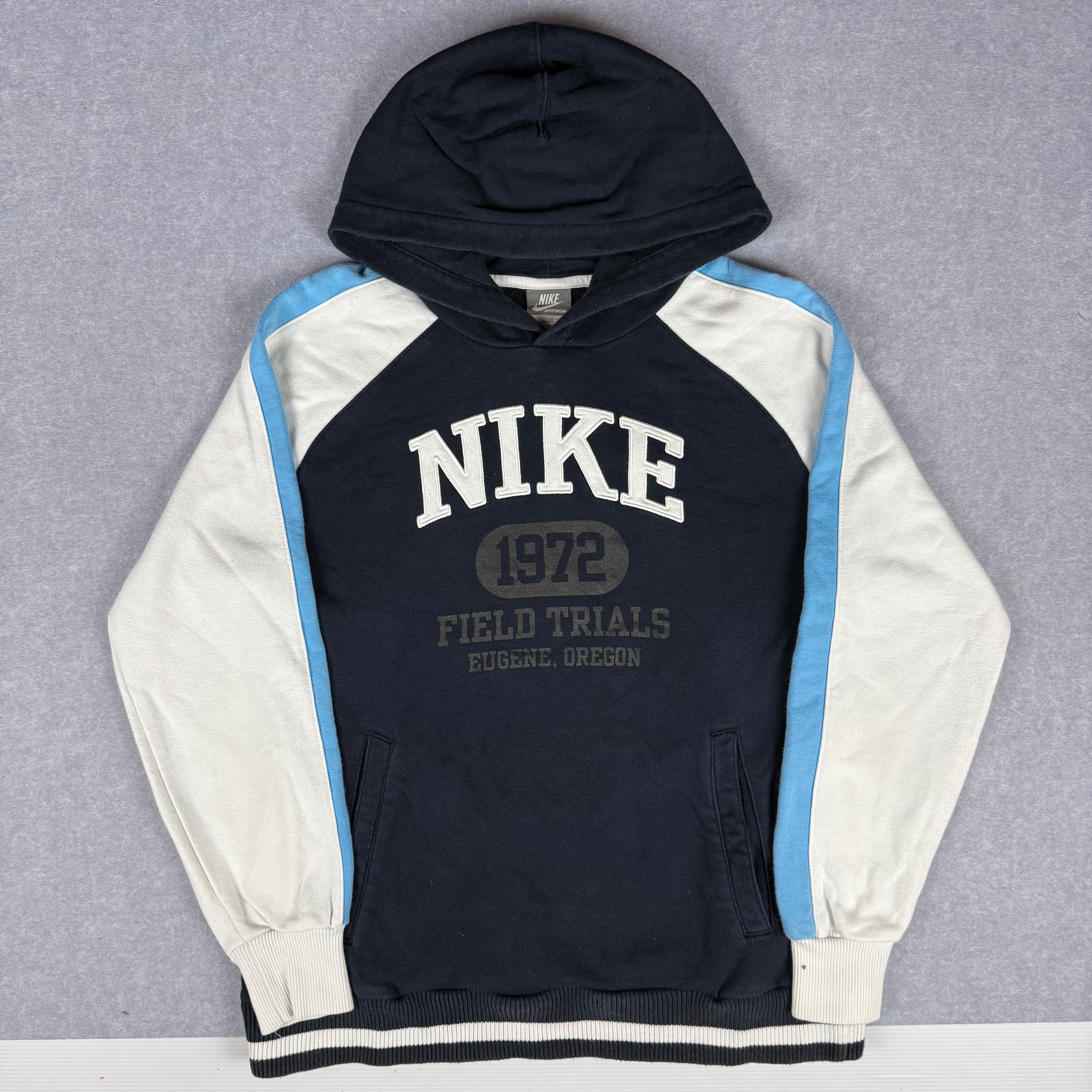 Vintage Nike Embroidered "Field Trails" Hoodie Size XS/S