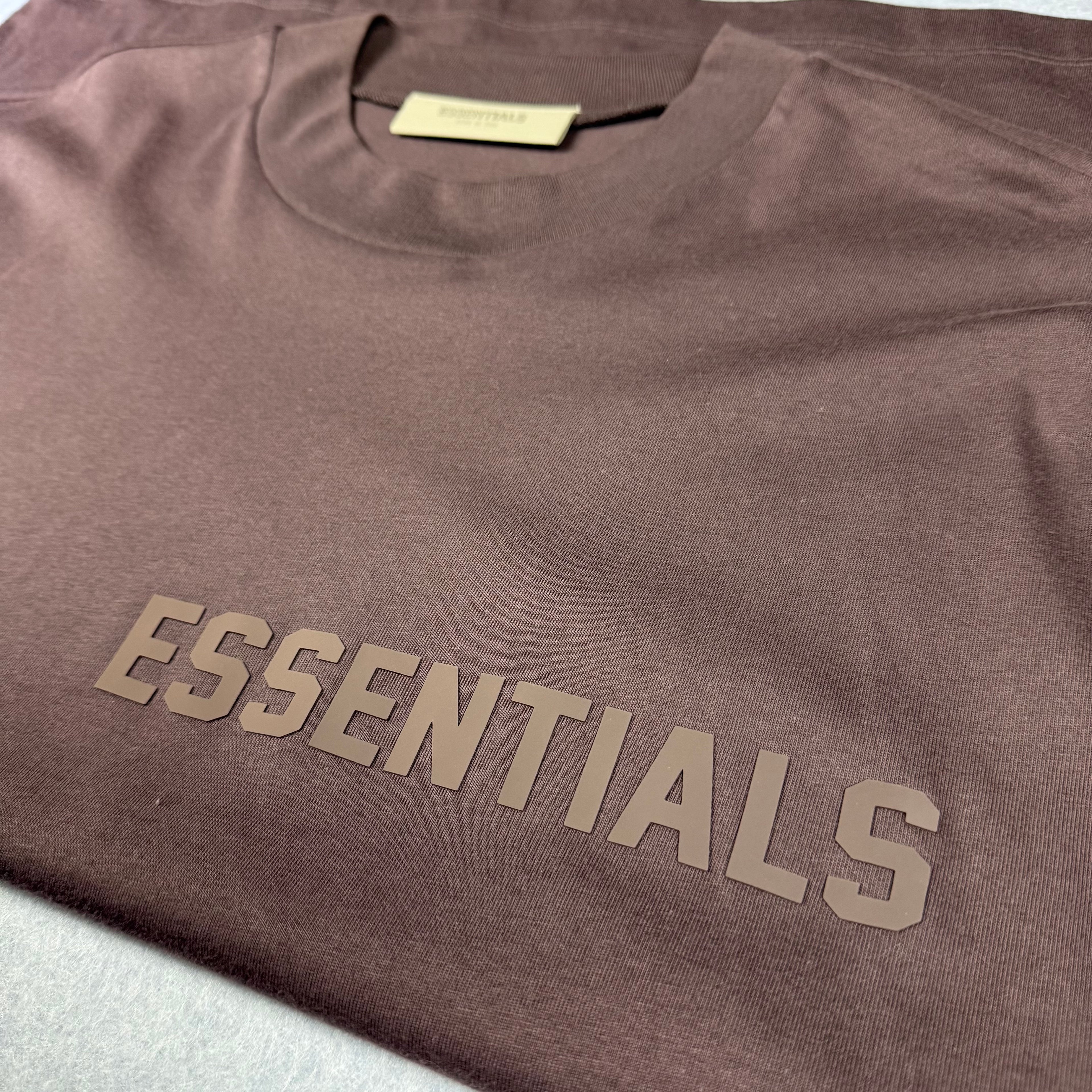 Fear of God Essentials T-Shirt SS23 Plum Dark Marroon/Brown size M (Oversized) Unworn as new.