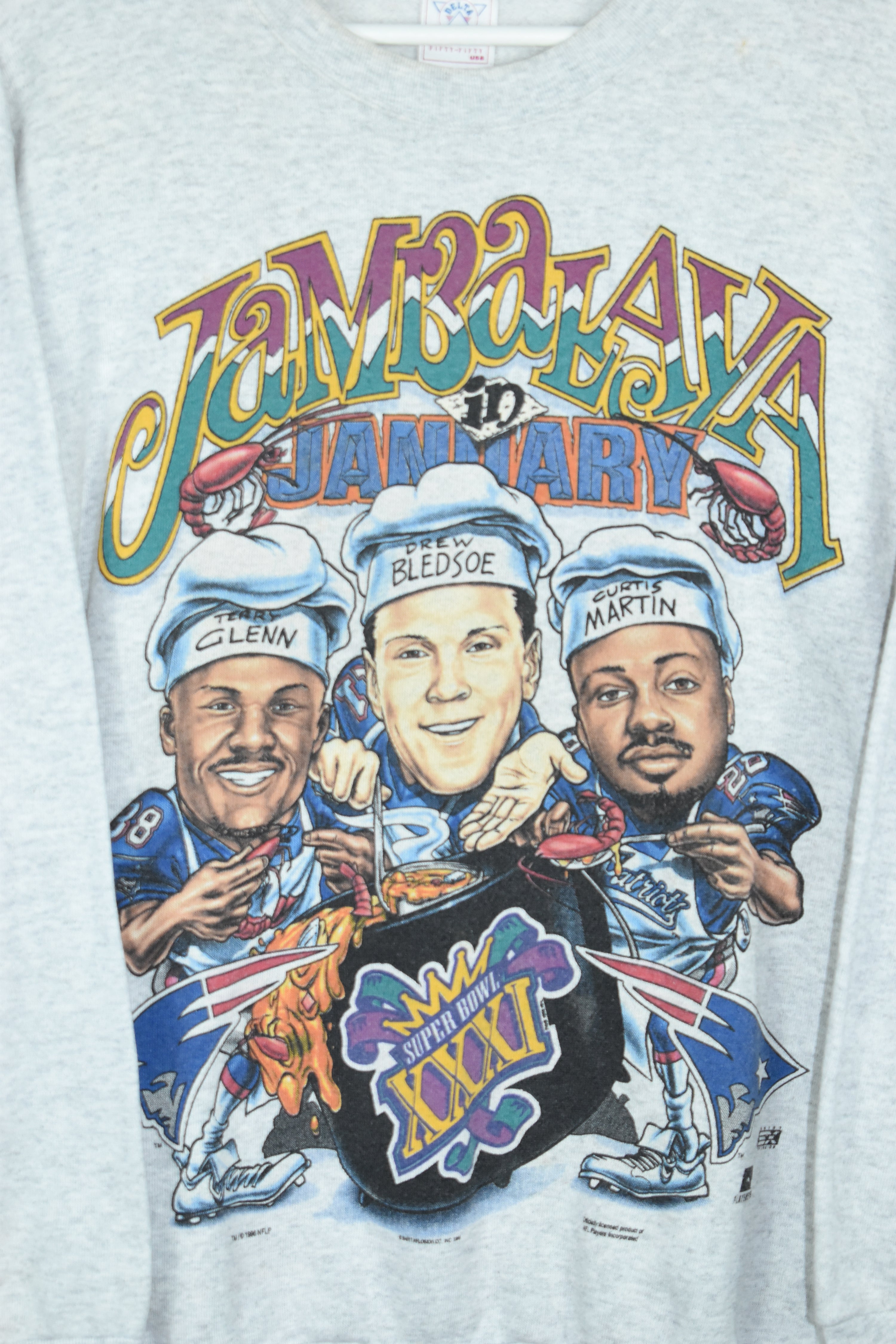 Vintage Patriots Graphic Sweatshirt LARGE