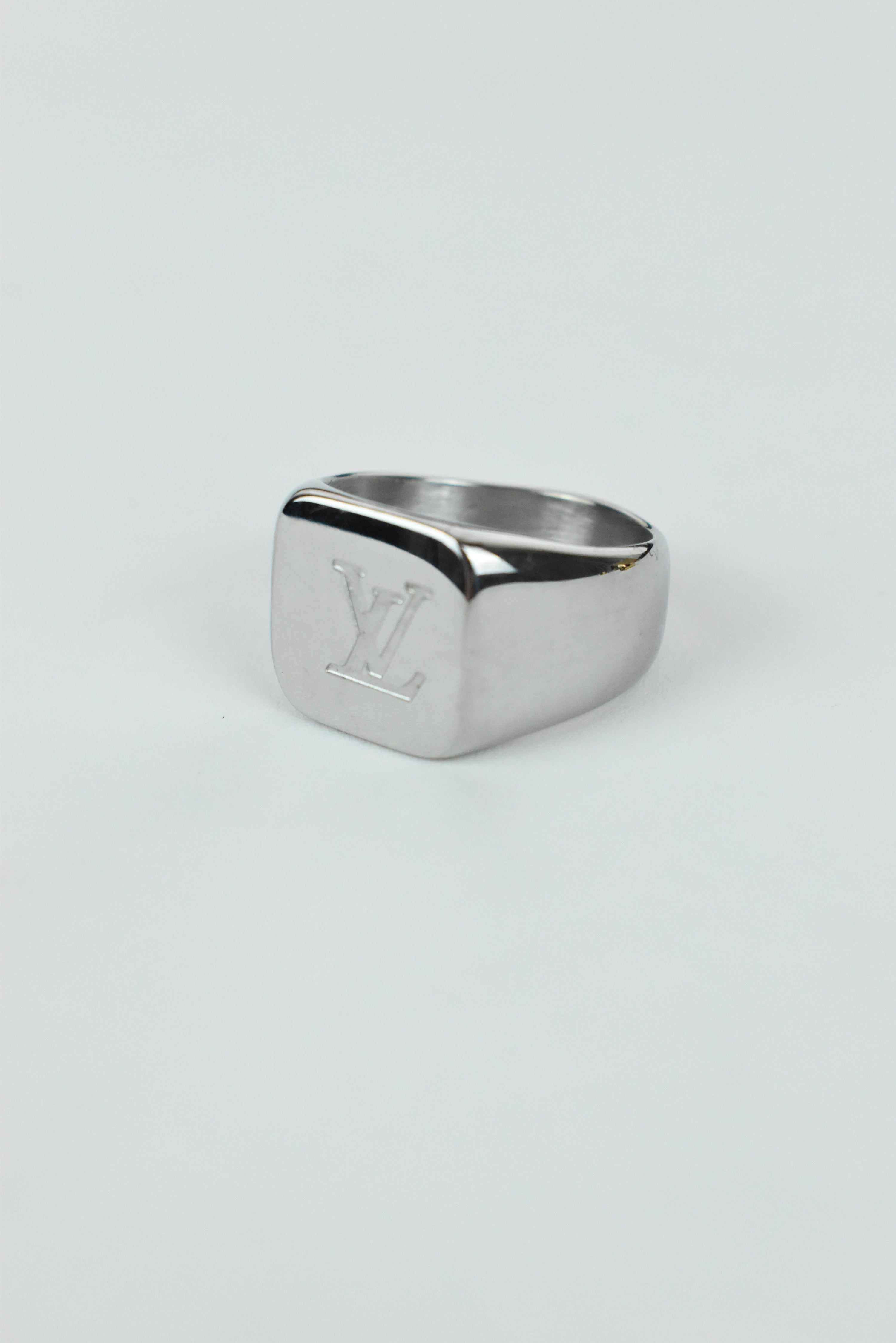 New Louis Vitton Engraved Ring Bootleg Silver/Gold