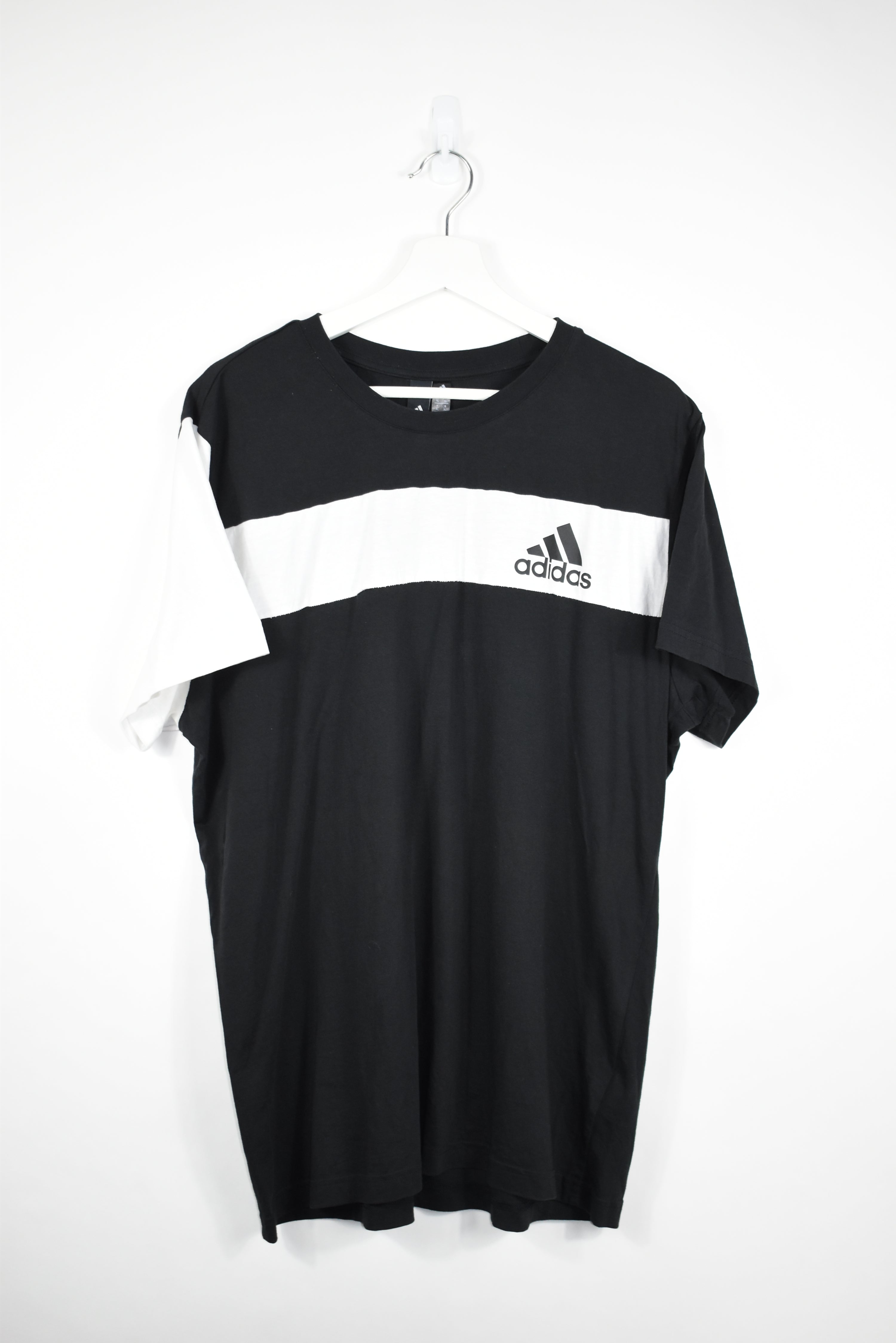 Vintage Adidas Tee XL - REVIVED Vintage est. 2020