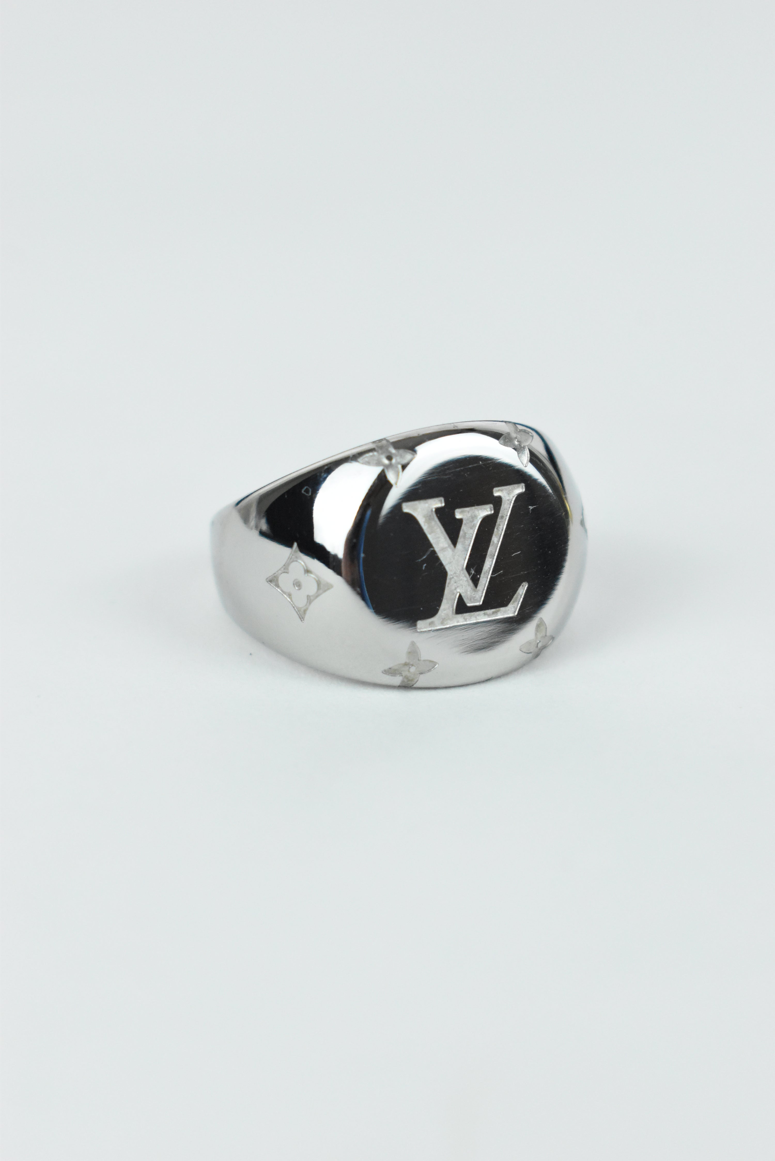 New Louis Vitton Engraved Ring Bootleg Silver/Gold