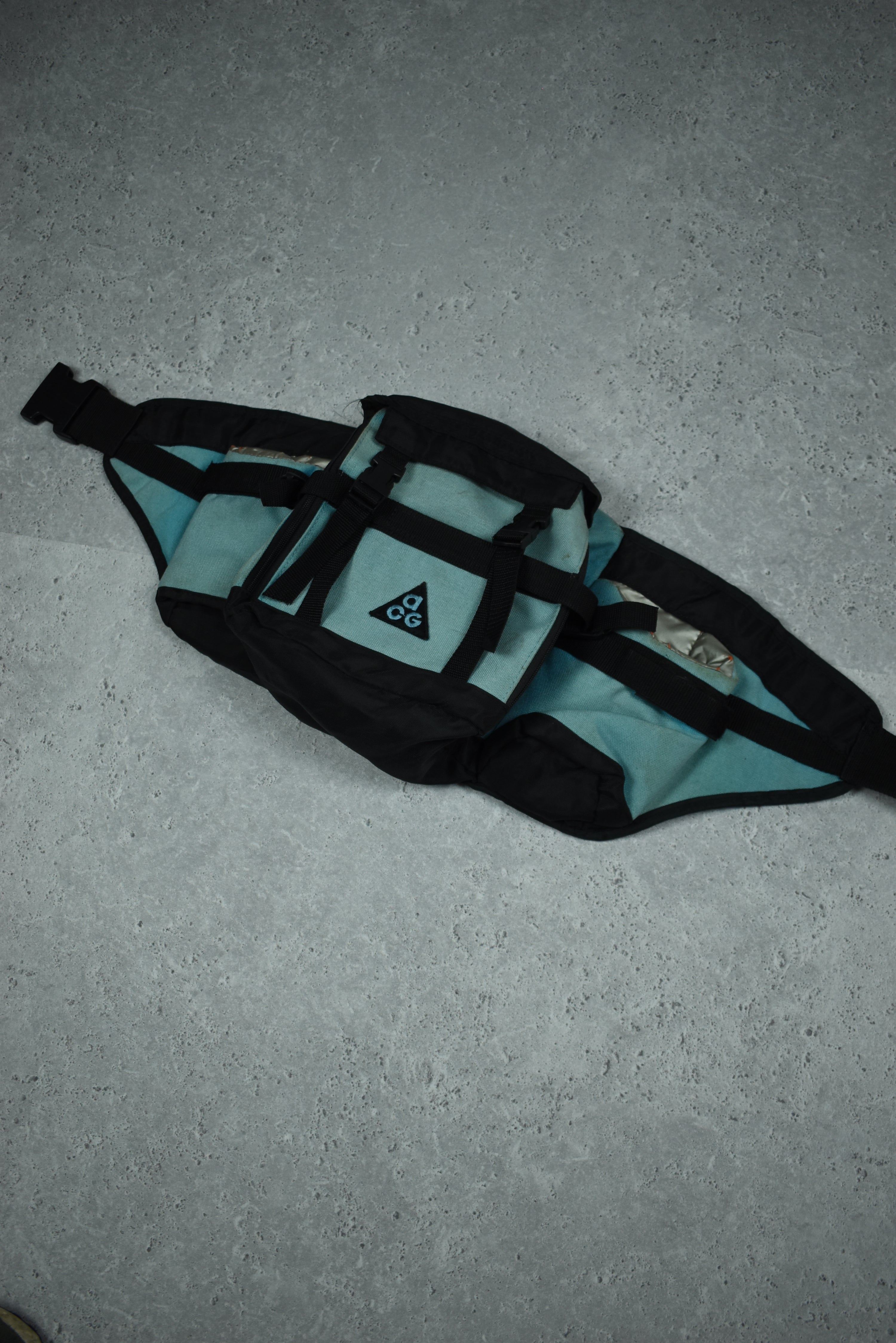 Vintage Nike ACG Cross Body Bag OS
