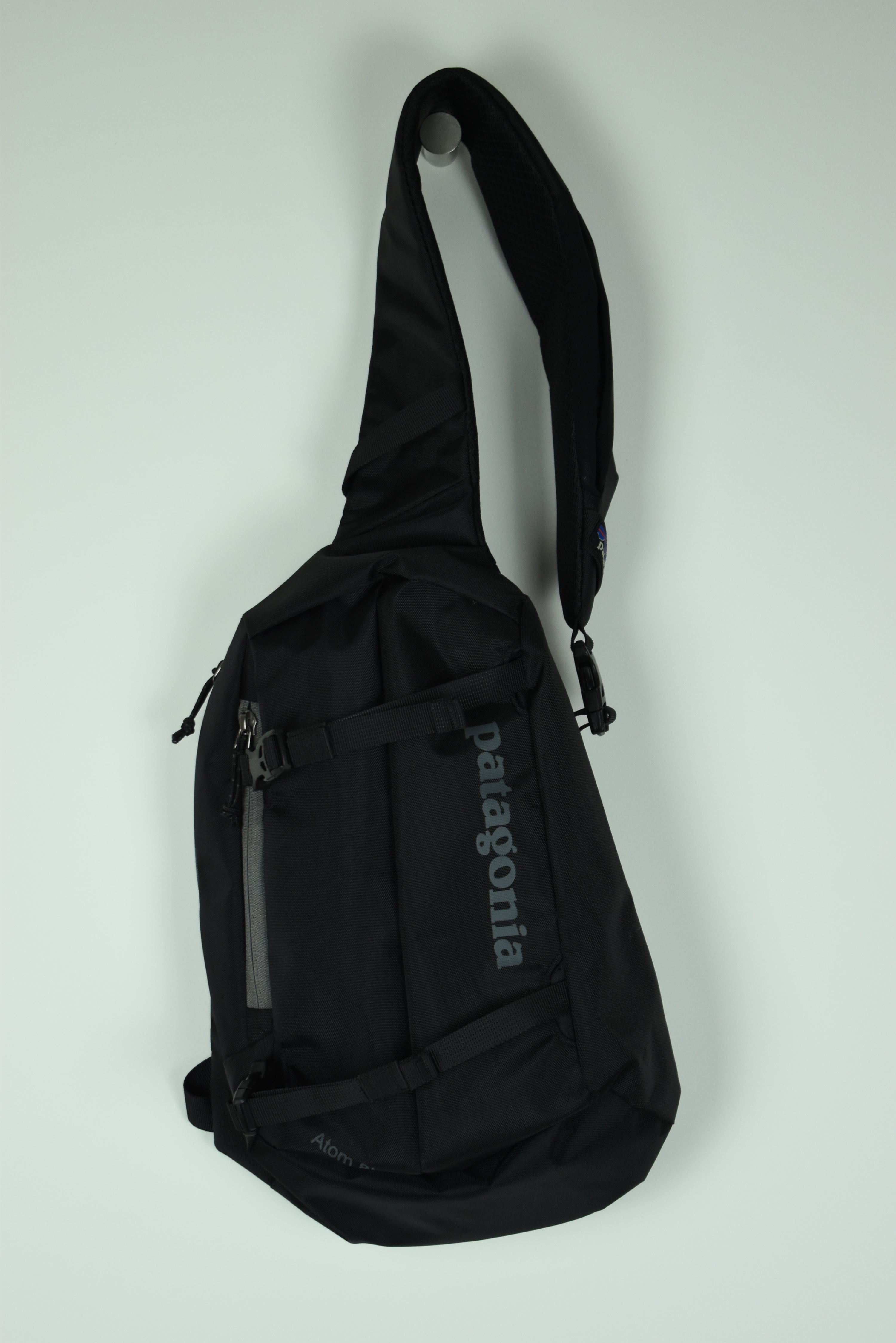 VINTAGE PATAGONIA ATOM SLING BAG 8L OS