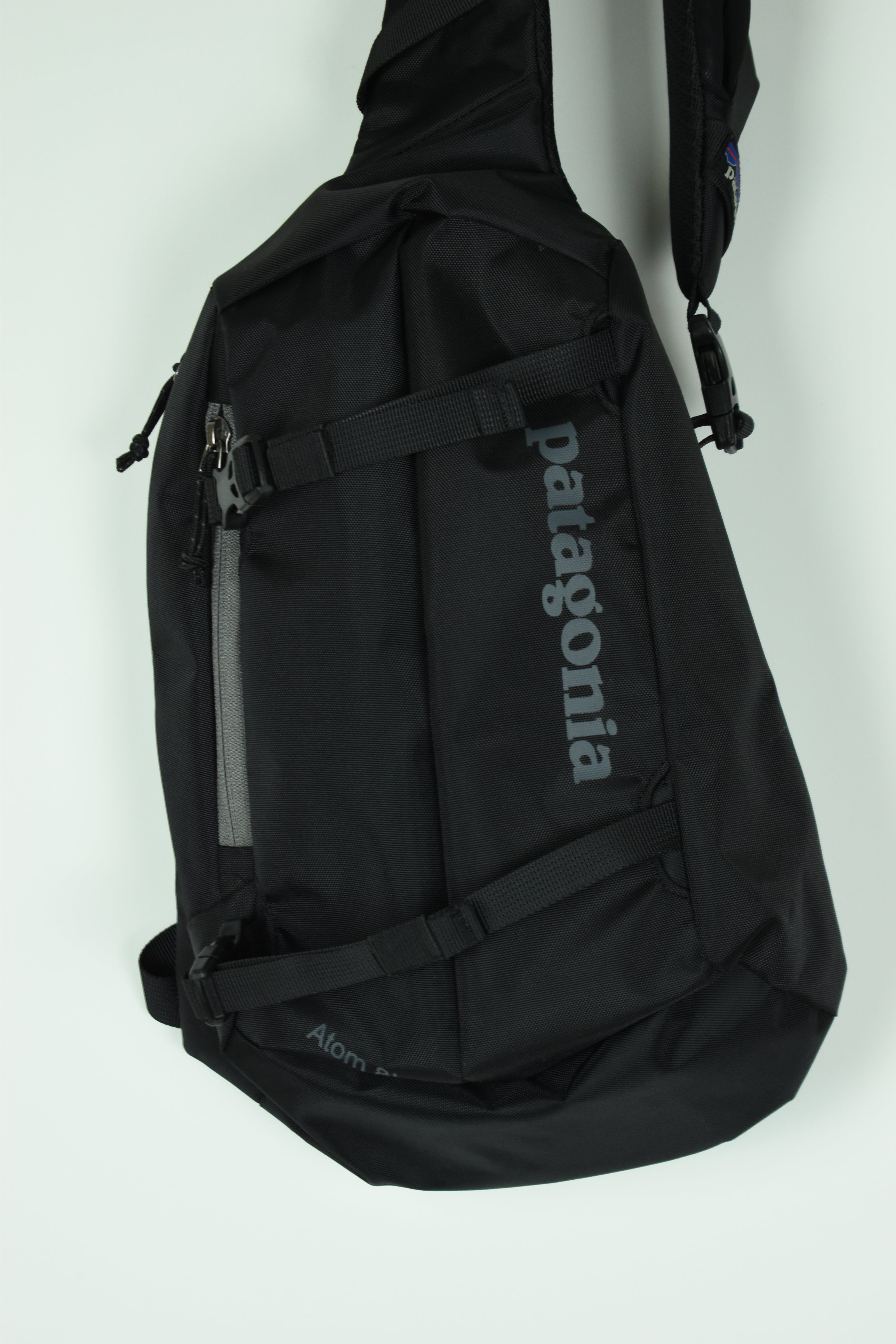 VINTAGE PATAGONIA ATOM SLING BAG 8L OS